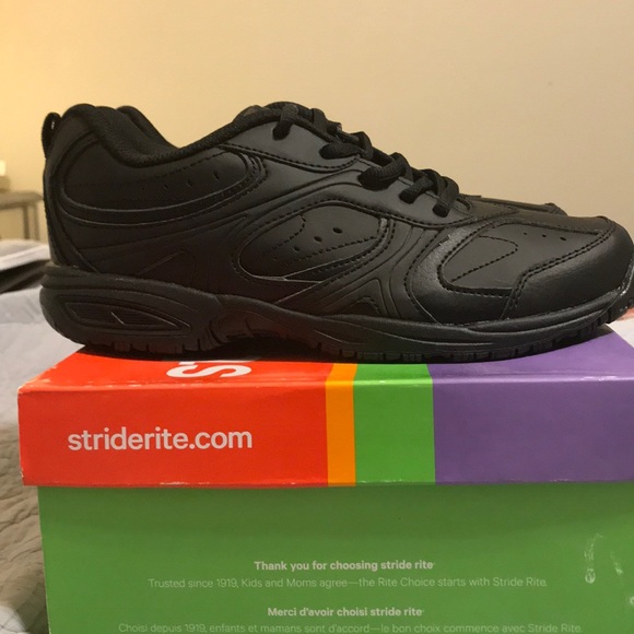 Brand New Boy Stride Rite shoe size 5.5 - Picture 2 of 4